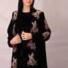 عباية مخملية فاخرة بتطريز أنيق