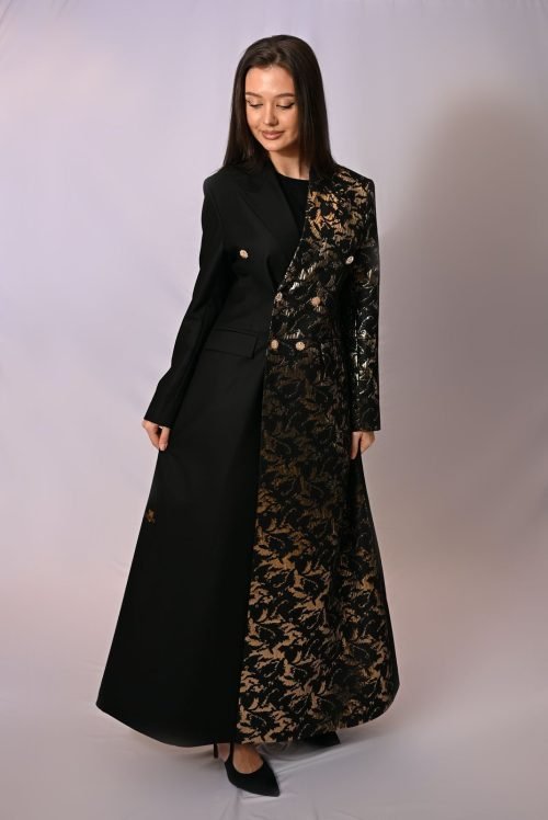 Alternative view of عباية بليزر تجمع فخامة الزركون وجاذبية الجاكار