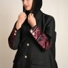 عباية سوداء فاخرة بتطريز أحمر FA 623