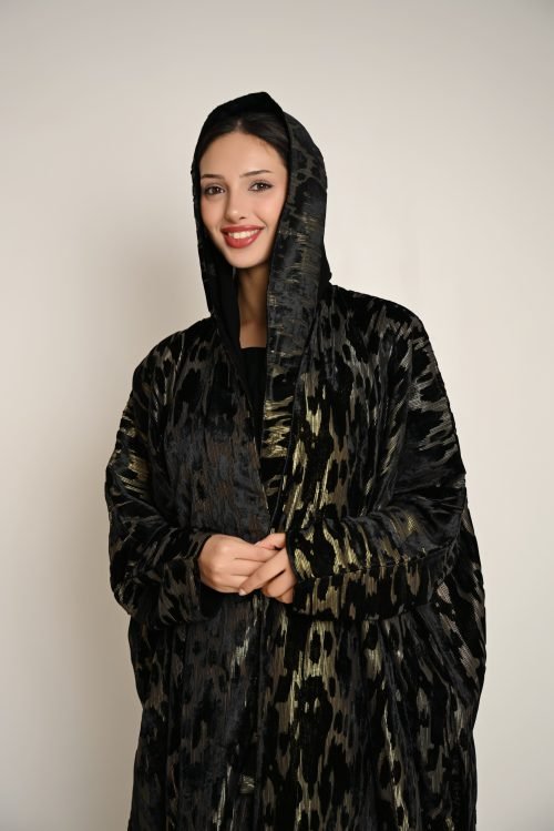 عباية مخمل فاخرة بنقشة انسيابية راقية FA 629